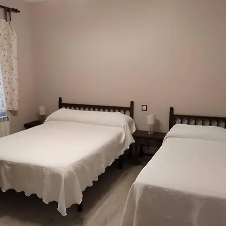 La Casa De Los Abuelos Holiday home *